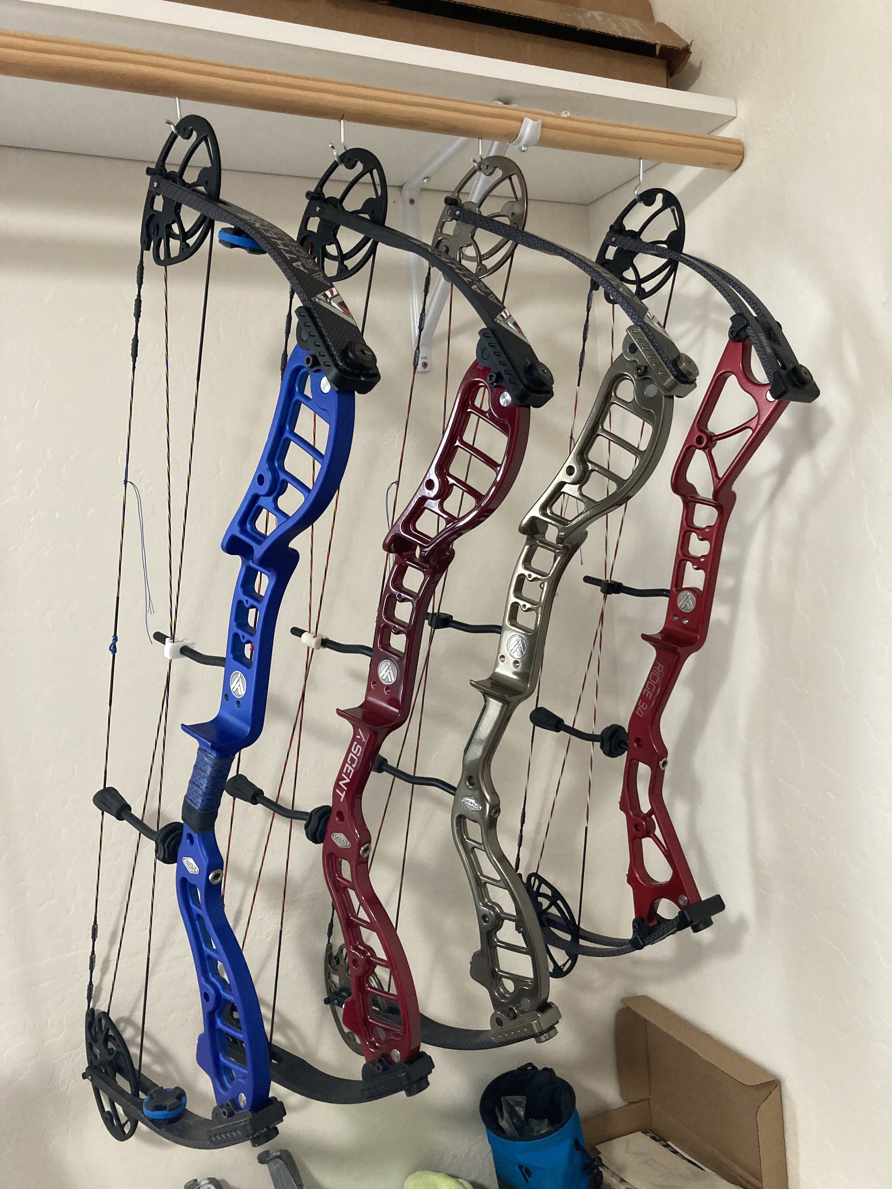 WTS 4 Athens compound bows Classified Ads