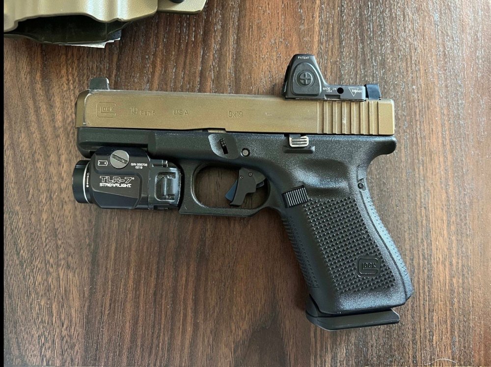 glock 1.jpg